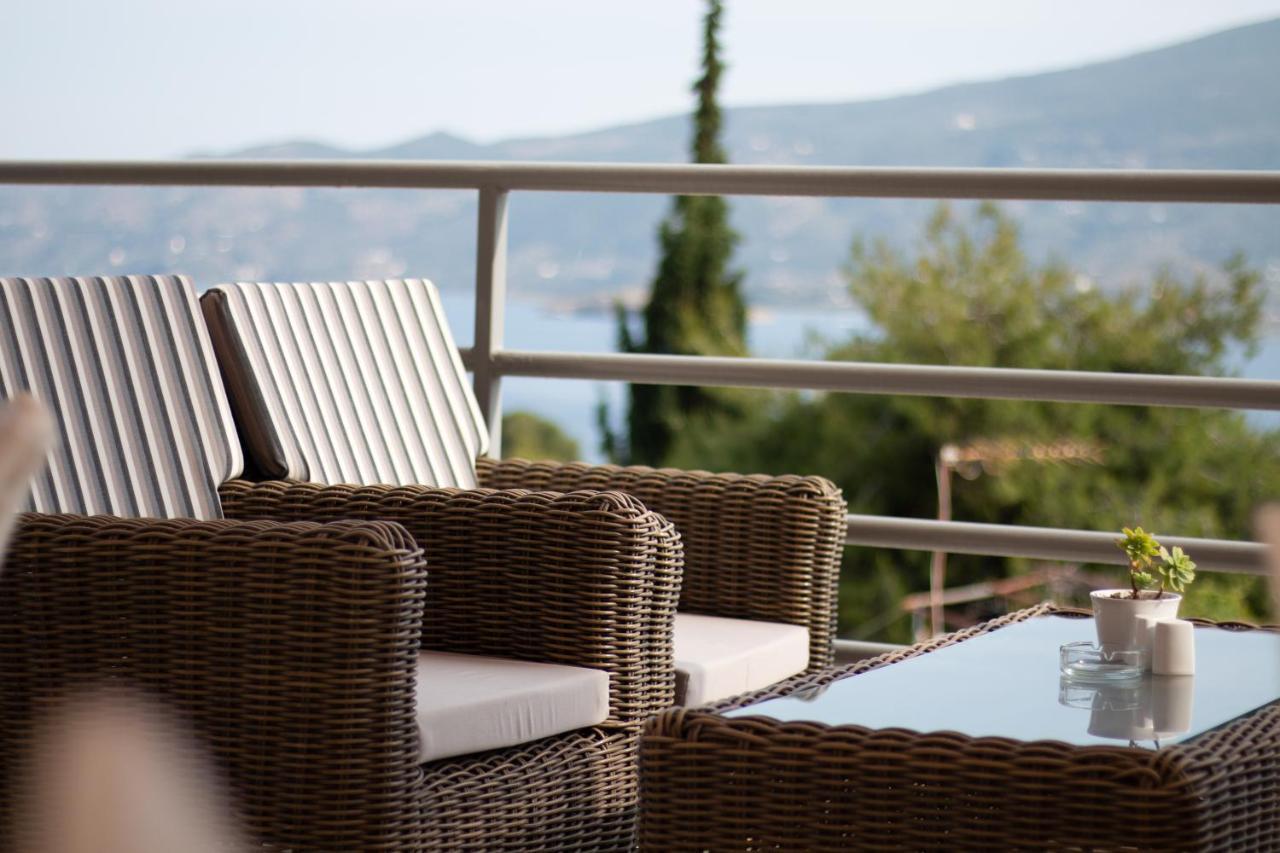 Evita'S Resort Poros Town Esterno foto