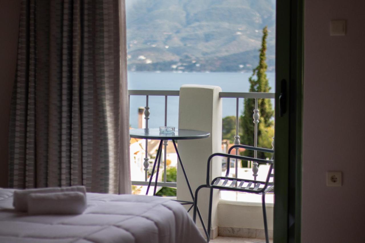 Evita'S Resort Poros Town Esterno foto