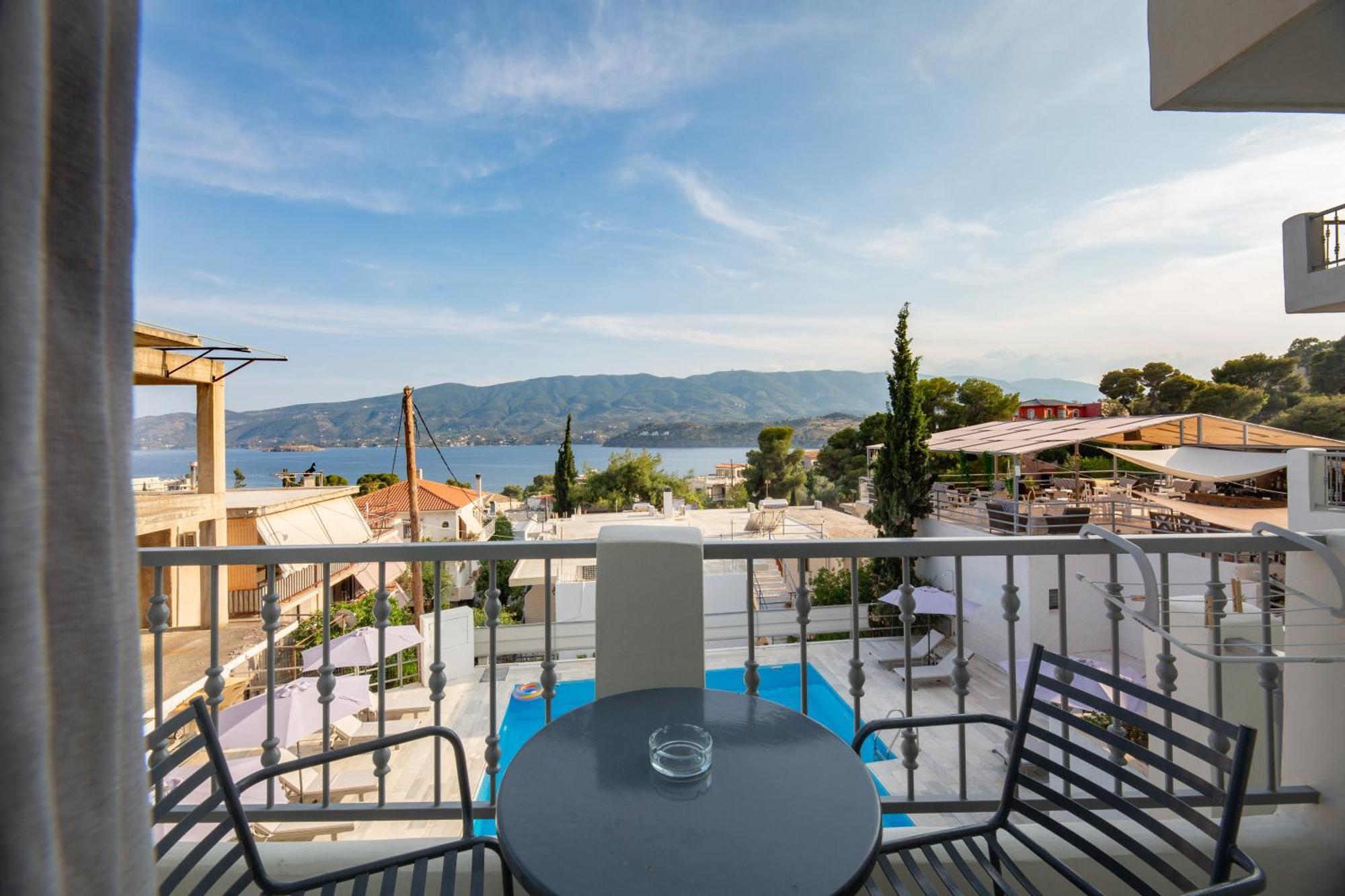 Evita'S Resort Poros Town Esterno foto