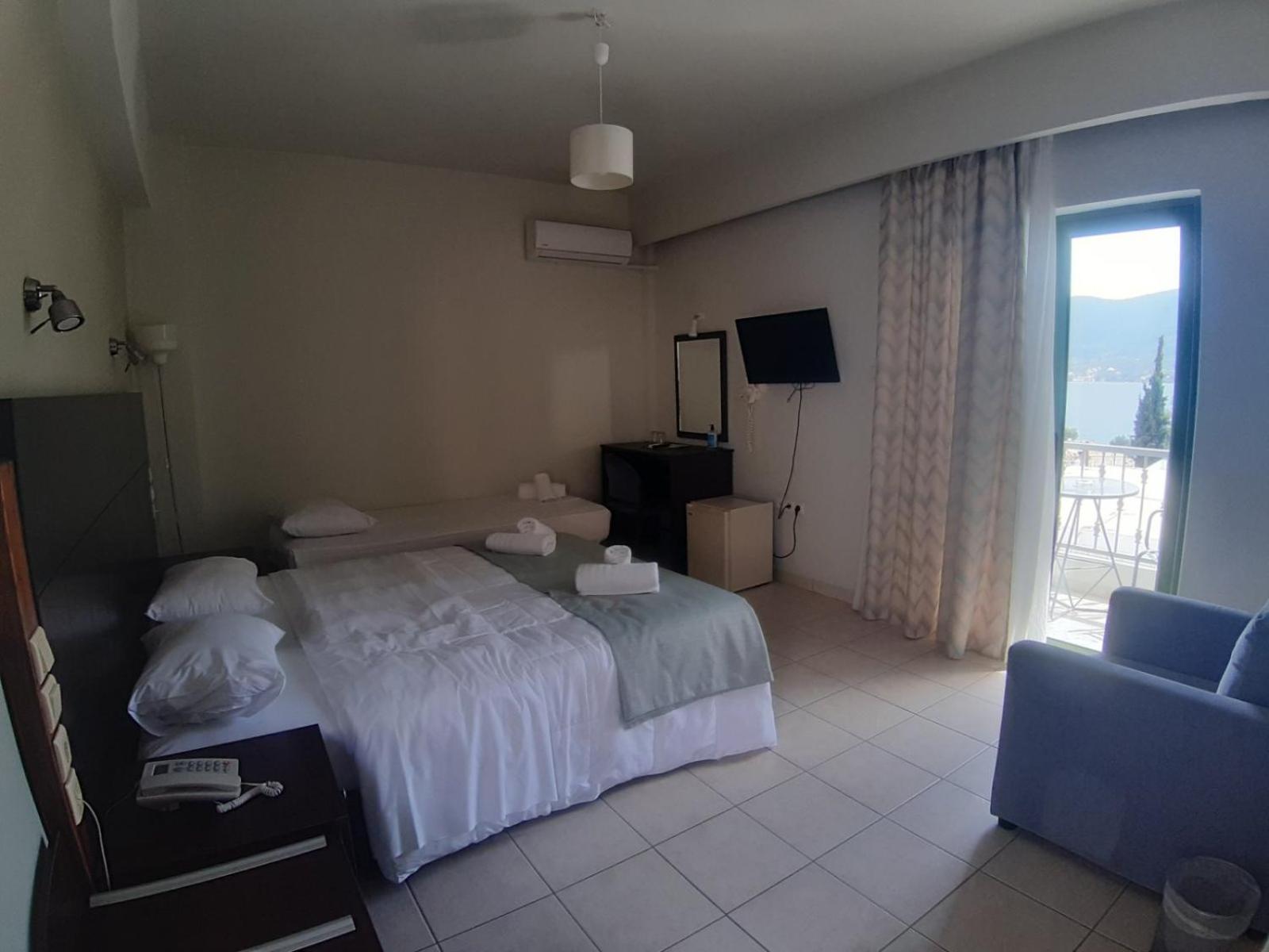 Evita'S Resort Poros Town Esterno foto